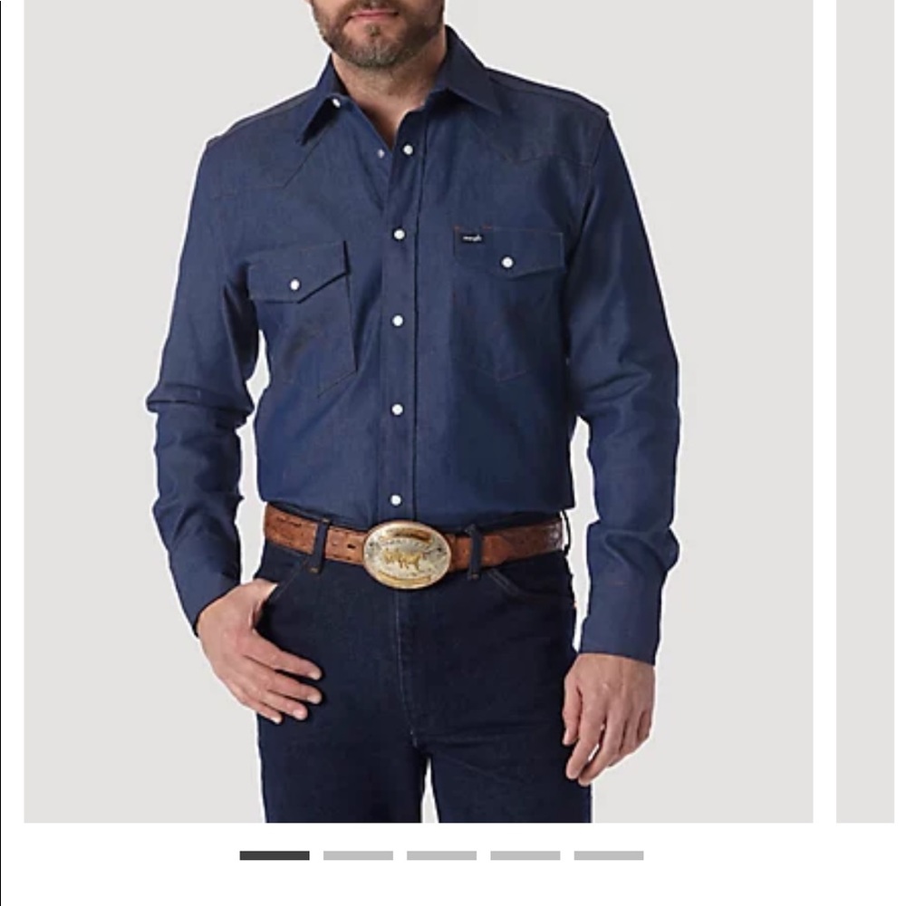 Wrangler denim work shirt size XLT. Washed never worn.